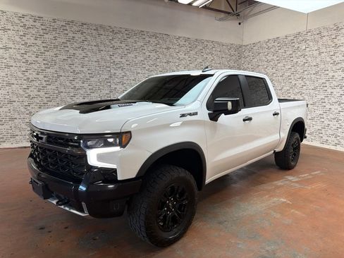 Used 2024 Chevrolet Silverado 1500 ZR2 w/ Technology Package AWD/4WD image 3