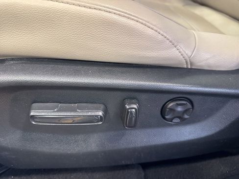 Used 2018 Honda CR-V Touring image 23
