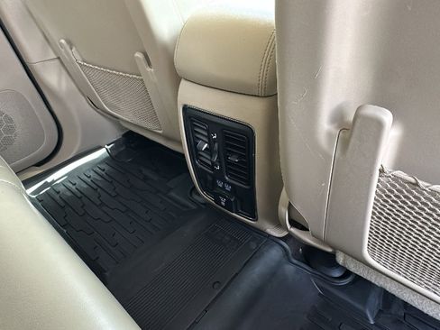 Used 2019 Jeep Grand Cherokee Limited AWD/4WD image 26