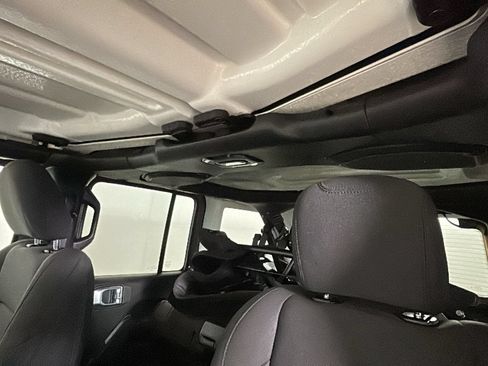 Used 2023 Jeep Wrangler Unlimited w/ Dual Top Group AWD/4WD image 14