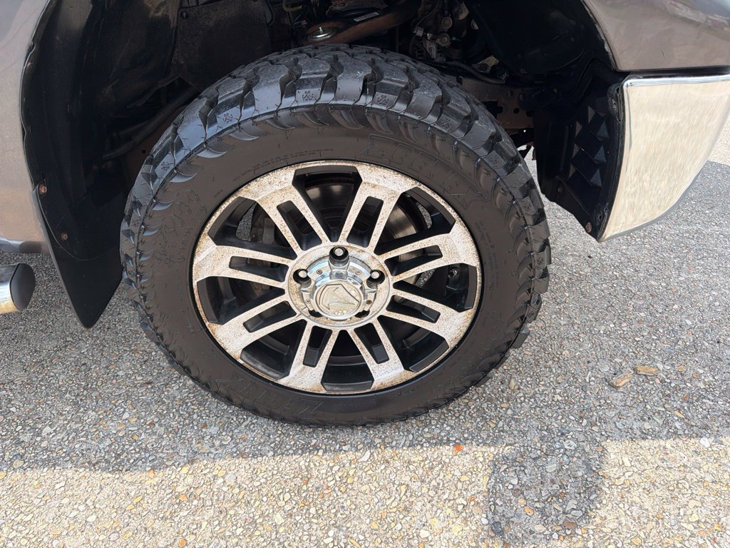 Used 2013 Toyota Tundra 4x4 CrewMax w/ Tow Pkg image 22