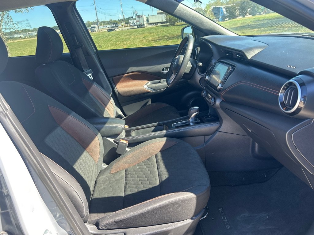 Used 2023 Nissan Kicks SR FWD image 19