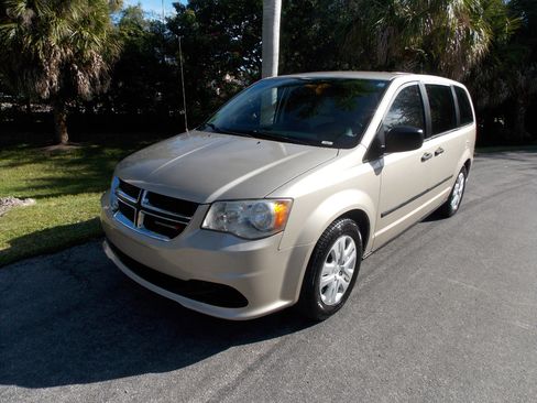 Used 2014 Dodge Grand Caravan American Value Package image 3