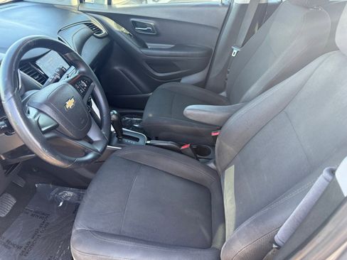 Used 2020 Chevrolet Trax LS image 11