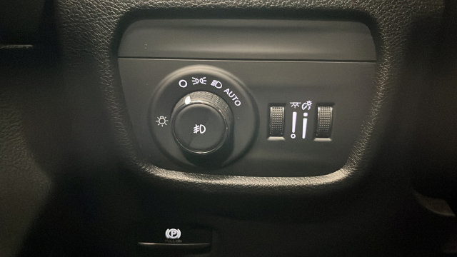 Used 2024 Jeep Grand Cherokee L Limited w/ Black Appearance Package AWD/4WD image 40