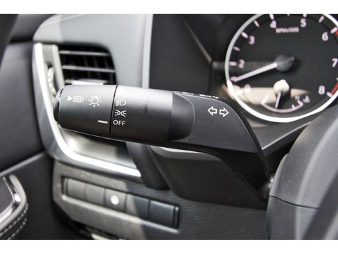 Certified 2026 Nissan Rogue SV FWD image 20