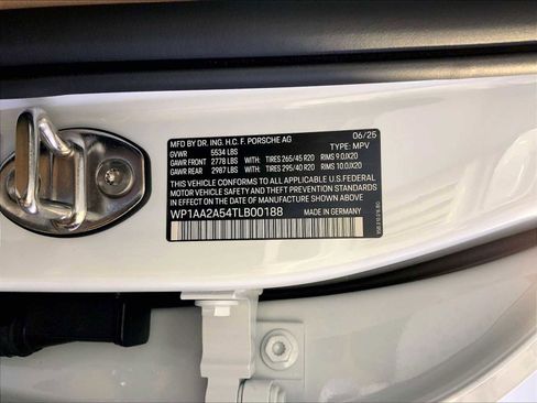 Certified 2026 Porsche Macan image 36