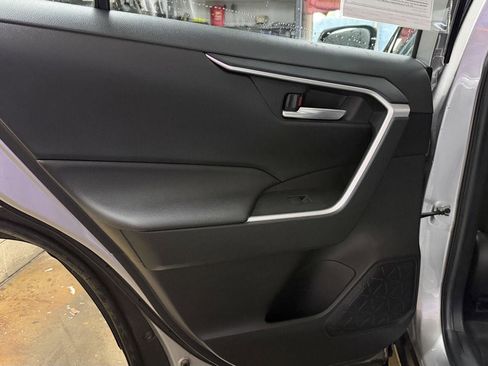 Used 2019 Toyota RAV4 XLE image 21