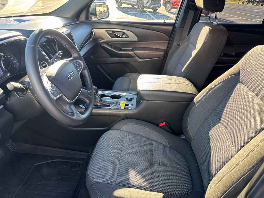 Used 2023 Chevrolet Traverse LT FWD image 17