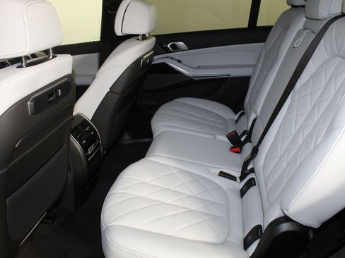 New 2026 BMW X7 xDrive40i w/ Premium Package image 25