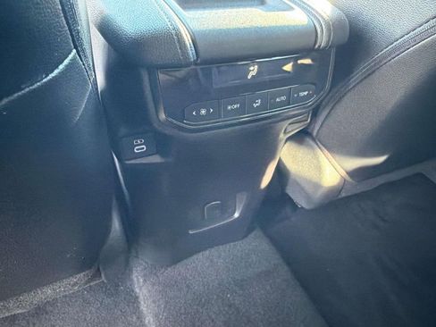 Certified 2025 Toyota Grand Highlander FWD image 28