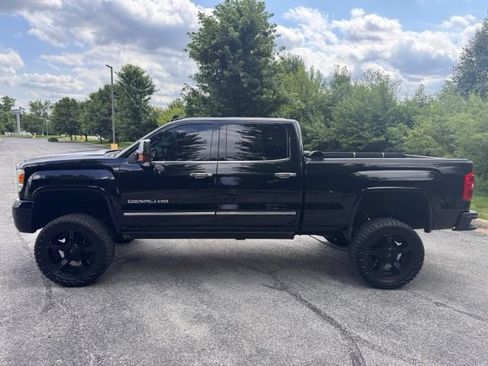 Used 2015 GMC Sierra 2500 Denali w/ Duramax Plus Package AWD/4WD image 4