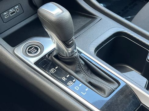Used 2022 Nissan Sentra SV FWD image 25