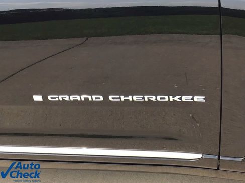 Used 2023 Jeep Grand Cherokee Summit w/ Advanced Protech Group IV image 38