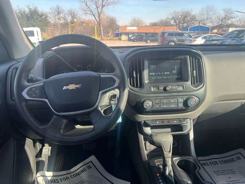 Used 2018 Chevrolet Colorado W/T w/ WT Convenience Package image 9