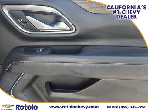 Used 2023 Chevrolet Suburban Premier image 12