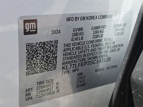 Used 2025 Chevrolet Trax LS image 35