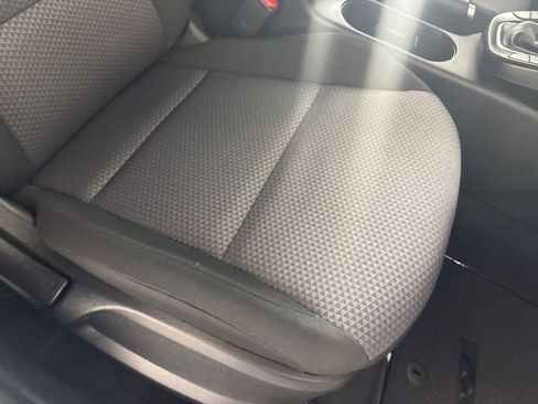 Used 2025 Kia Soul LX image 27