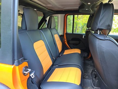 Used 2025 Jeep Wrangler Unlimited Sport AWD/4WD image 14
