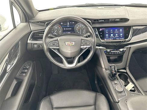 Used 2022 Cadillac XT6 Premium Luxury w/ Technology Package image 11