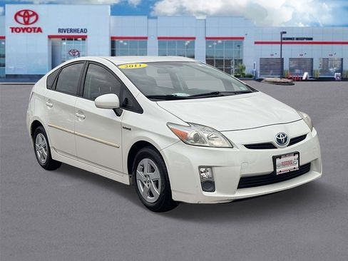 Used 2011 Toyota Prius Three image 2