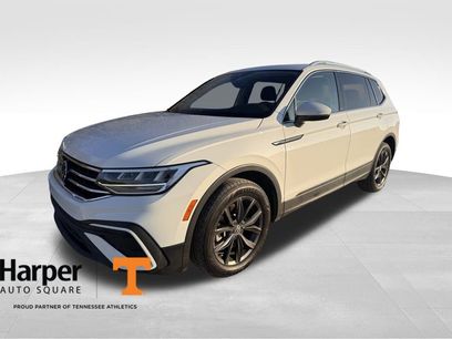 Used 2022 Volkswagen Tiguan SE w/ Panoramic Sunroof Package