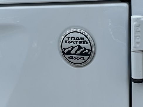 Certified 2021 Jeep Gladiator Overland AWD/4WD image 46