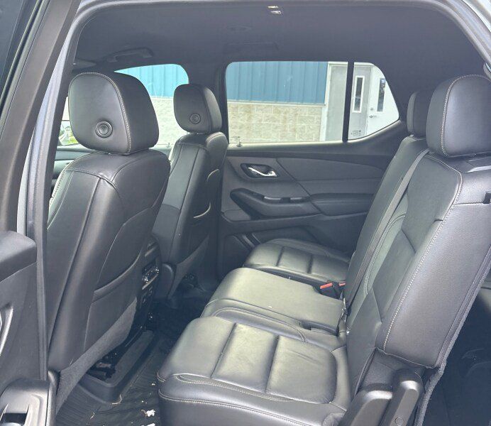Used 2023 Chevrolet Traverse LT w/ LT Premium Package AWD/4WD image 8