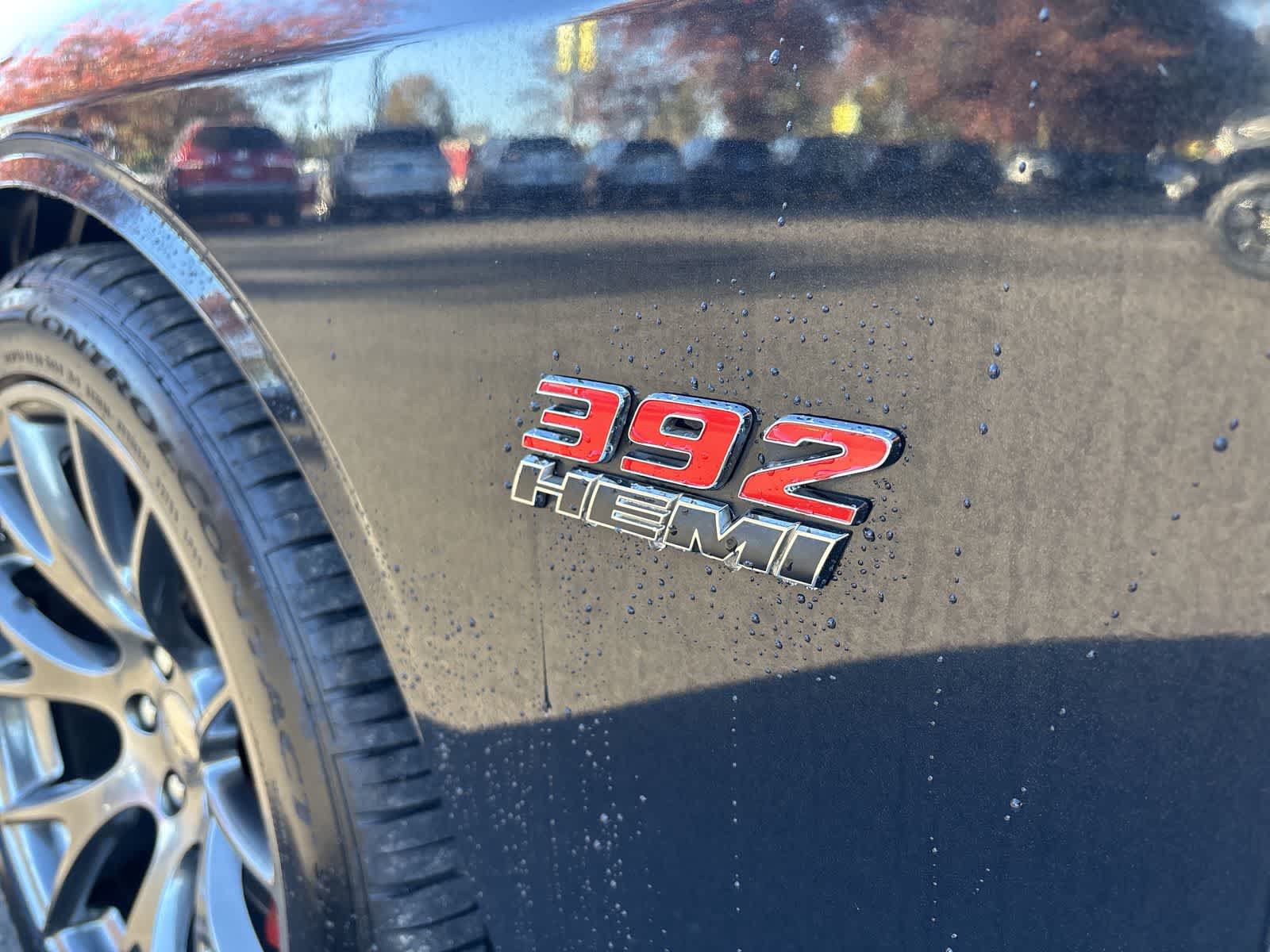 Used 2015 Dodge Challenger SRT RWD image 6