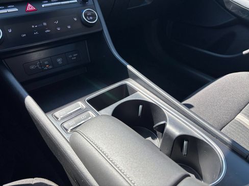 Used 2025 Hyundai Sonata SEL FWD image 41