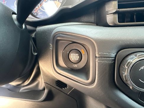 Used 2025 Jeep Wrangler Unlimited Sahara AWD/4WD image 27