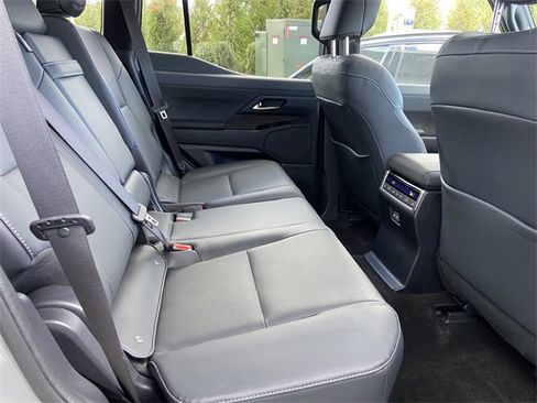 Used 2024 Lexus GX 550 image 31