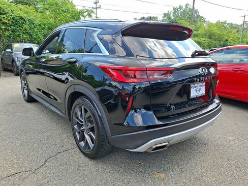 Used 2019 INFINITI QX50 Essential w/ Sensory Package AWD/4WD image 4