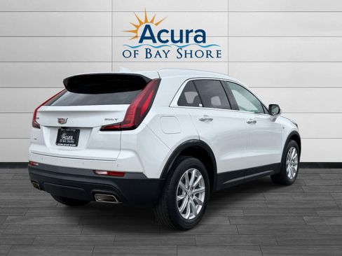 Used 2022 Cadillac XT4 Luxury w/ Cold Weather Package AWD/4WD image 6