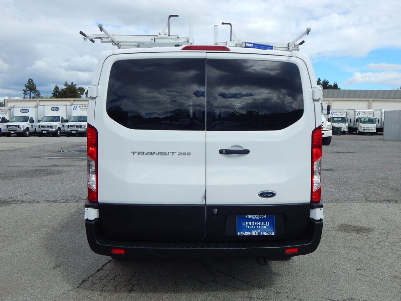 Used 2022 Ford Transit 250 Low Roof RWD image 7