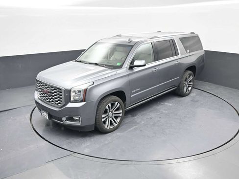 Used 2018 GMC Yukon XL Denali w/ Denali Ultimate Package image 27