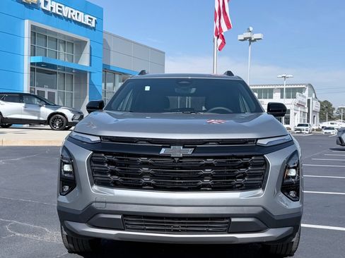 New 2026 Chevrolet Equinox LT w/ Convenience Package II image 3