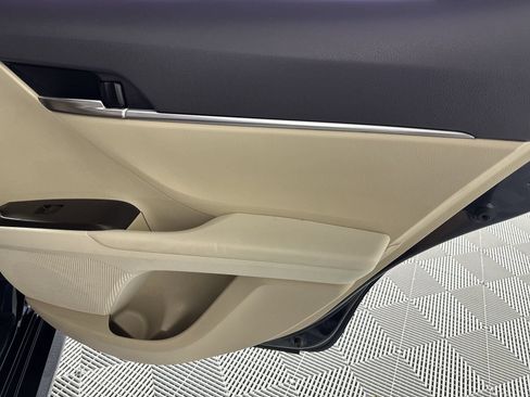 Used 2021 Toyota Camry LE FWD image 31