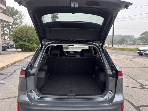 Used 2026 Volkswagen Tiguan SE FWD image 32