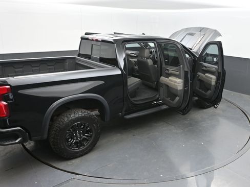 Used 2022 Chevrolet Silverado 1500 ZR2 w/ Technology Package image 44