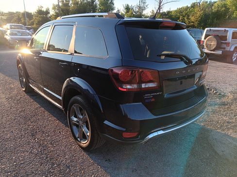 Used 2017 Dodge Journey Crossroad AWD/4WD image 3