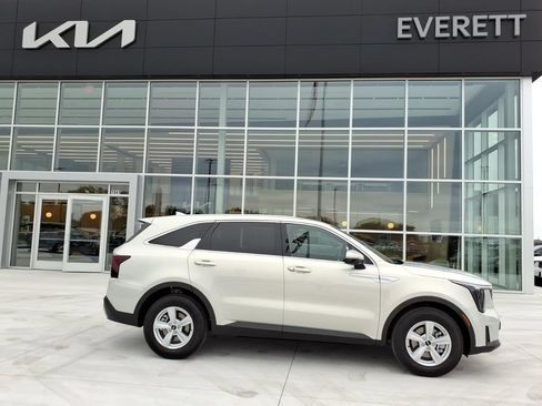 New 2026 Kia Sorento LX FWD image 2