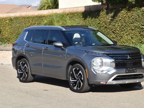 Used 2023 Mitsubishi Outlander SEL image 34