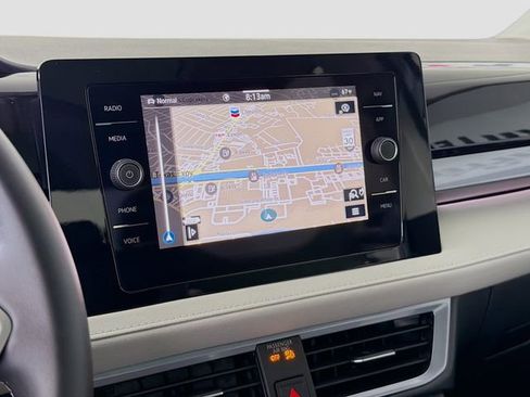 Used 2025 Volkswagen Taos SEL image 16