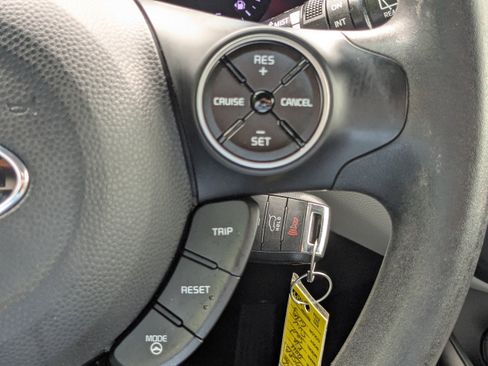 Used 2016 Kia Soul FWD image 21