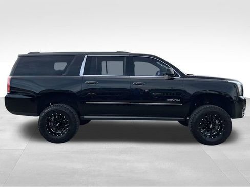 Used 2015 GMC Yukon XL Denali w/ Premium Package image 8