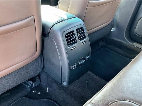 Used 2013 Lincoln MKS AWD image 10