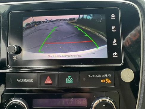 Used 2017 Mitsubishi Outlander SEL AWD/4WD image 9