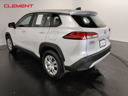 Used 2024 Toyota Corolla Cross L image 7