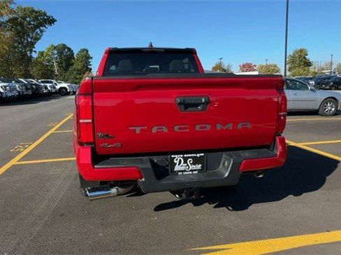 Used 2024 Toyota Tacoma 4x4 Double Cab image 9